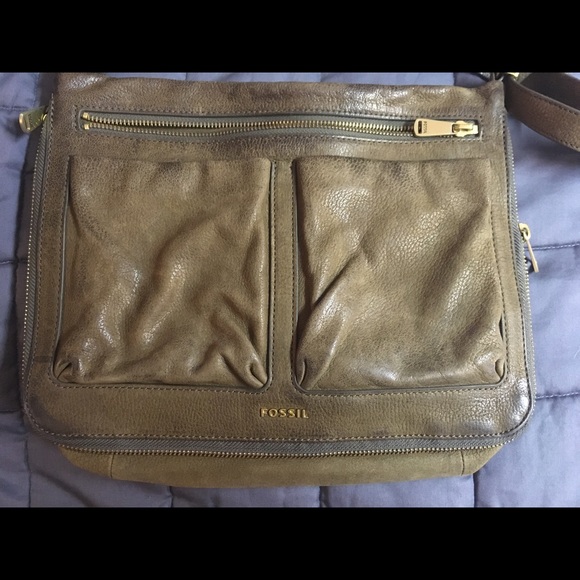Olive green Fossil purse - Picture 2 of 6